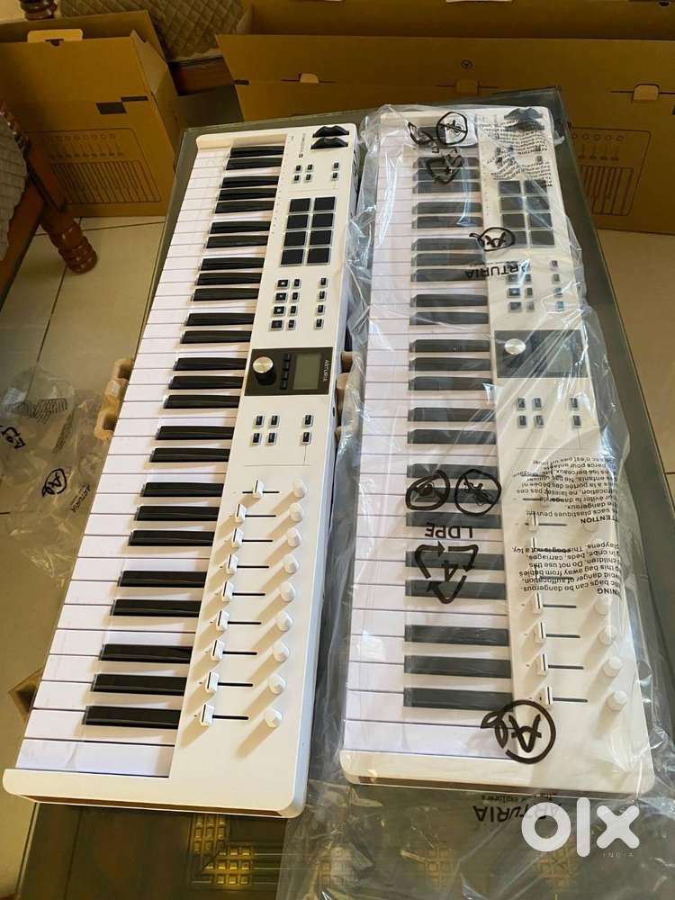 Arturia KeyLab Essential mk3 61-Key Keyboard MIDI Controller