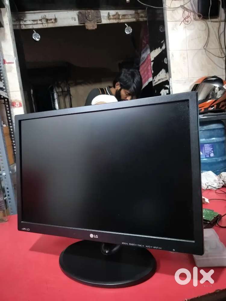 20 inch LG ips led monitor perfect working and new looking condition .