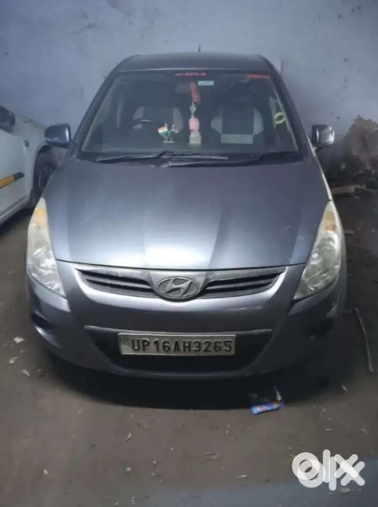 Hyundai I-20 Car