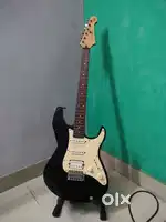 Yamaha Pacifica 012