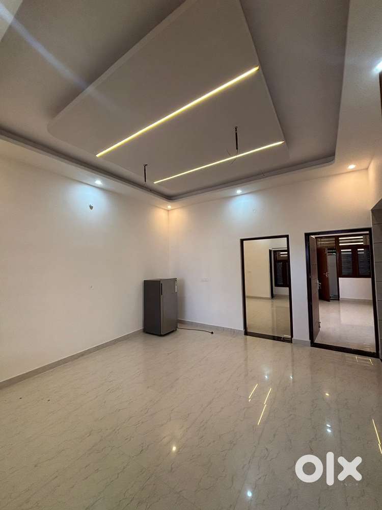 2bhk room availble and independent