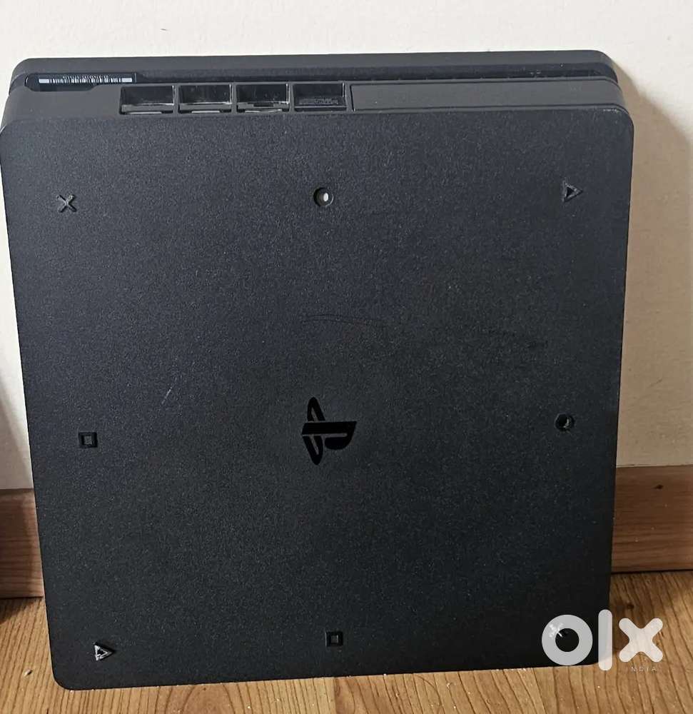 PS4 Gaming Station SONY console
