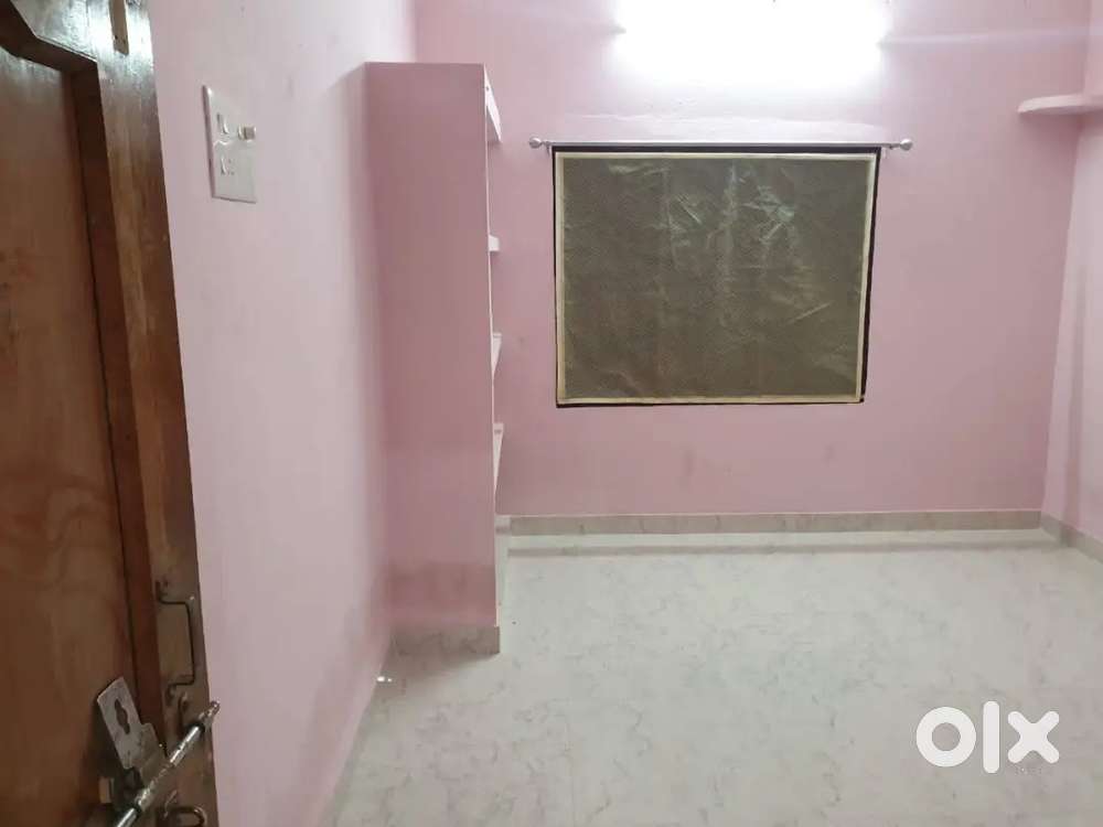 Without Owner 2Bhk Available for Family, Bachelor And Couples