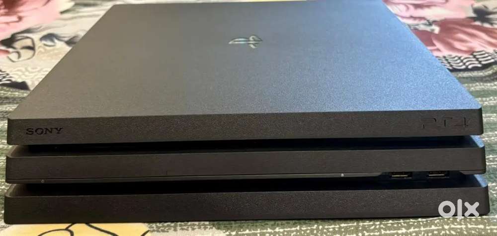PS4 PRO 1TB WITH ONE CONTROLLER NEW CONDITION WITH BILL