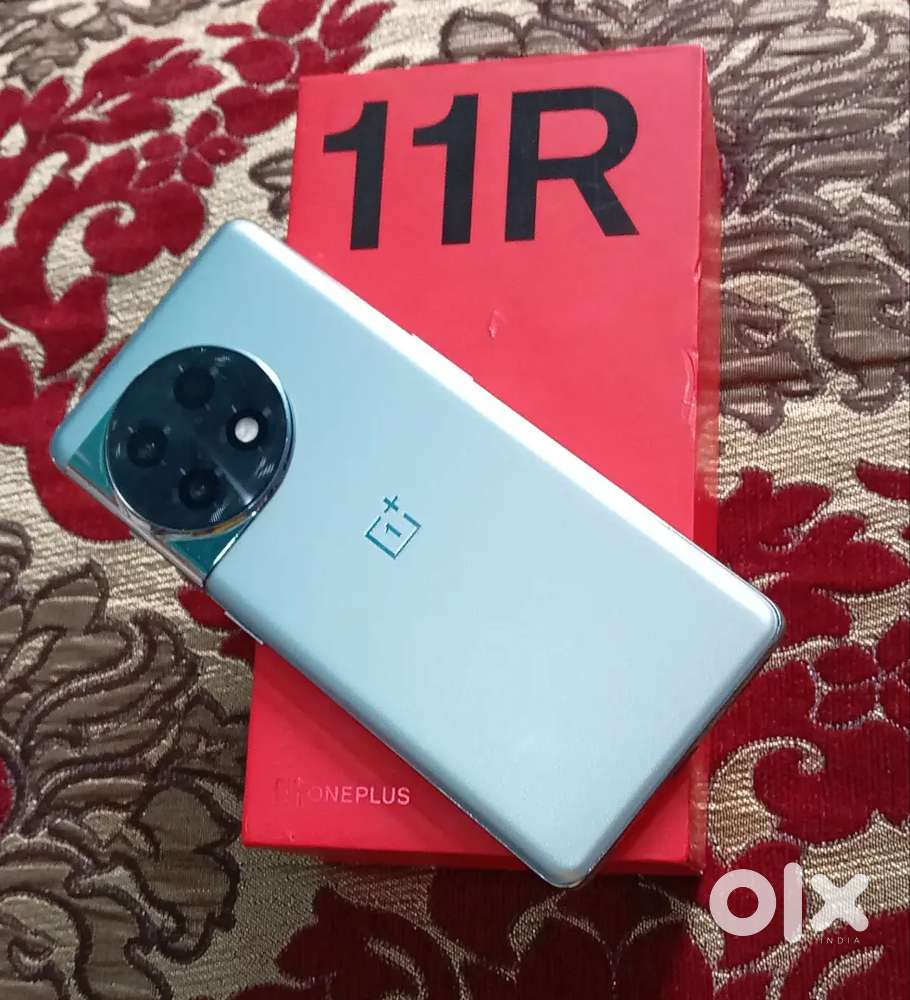 one plus 11R 128 GB memory 8 GB Ram scratchless brand new condition