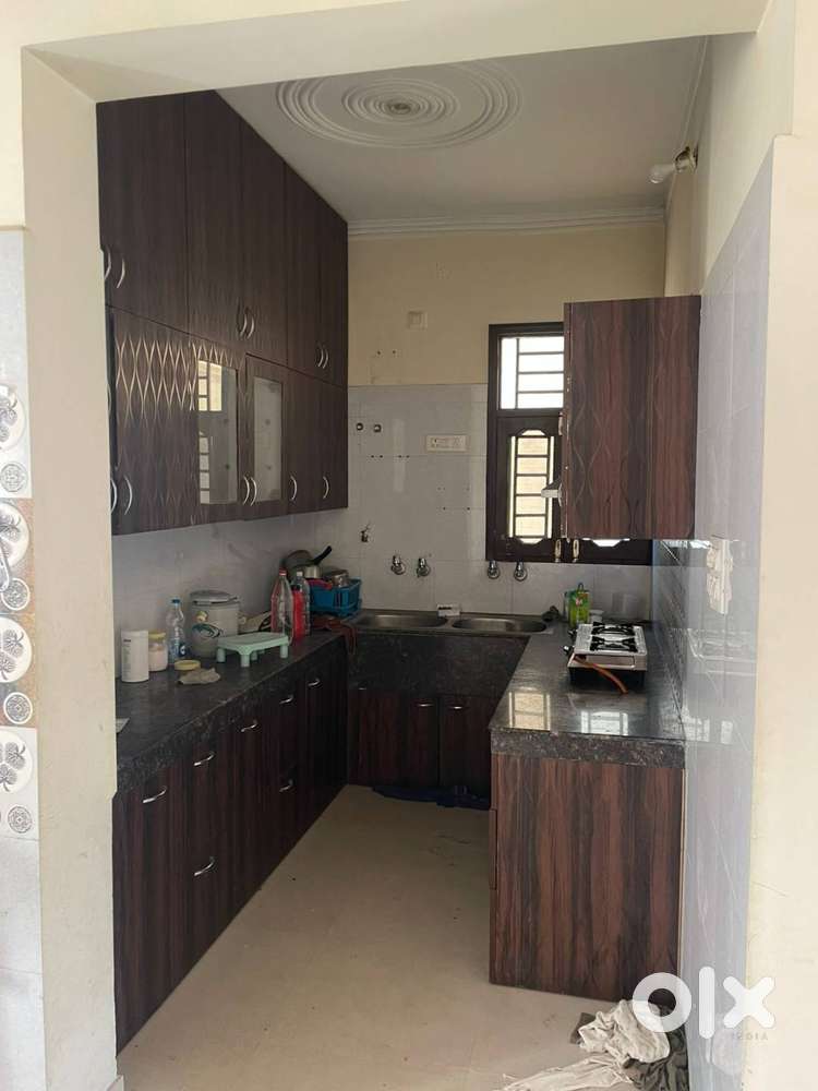 2 Room Set – Independent Portion Available for Rent