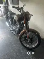 New royal enfield classic 350 for sell in new condition only 500 km