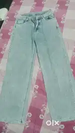 Women light fade jeans