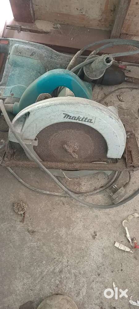 Makita wood cuting machine