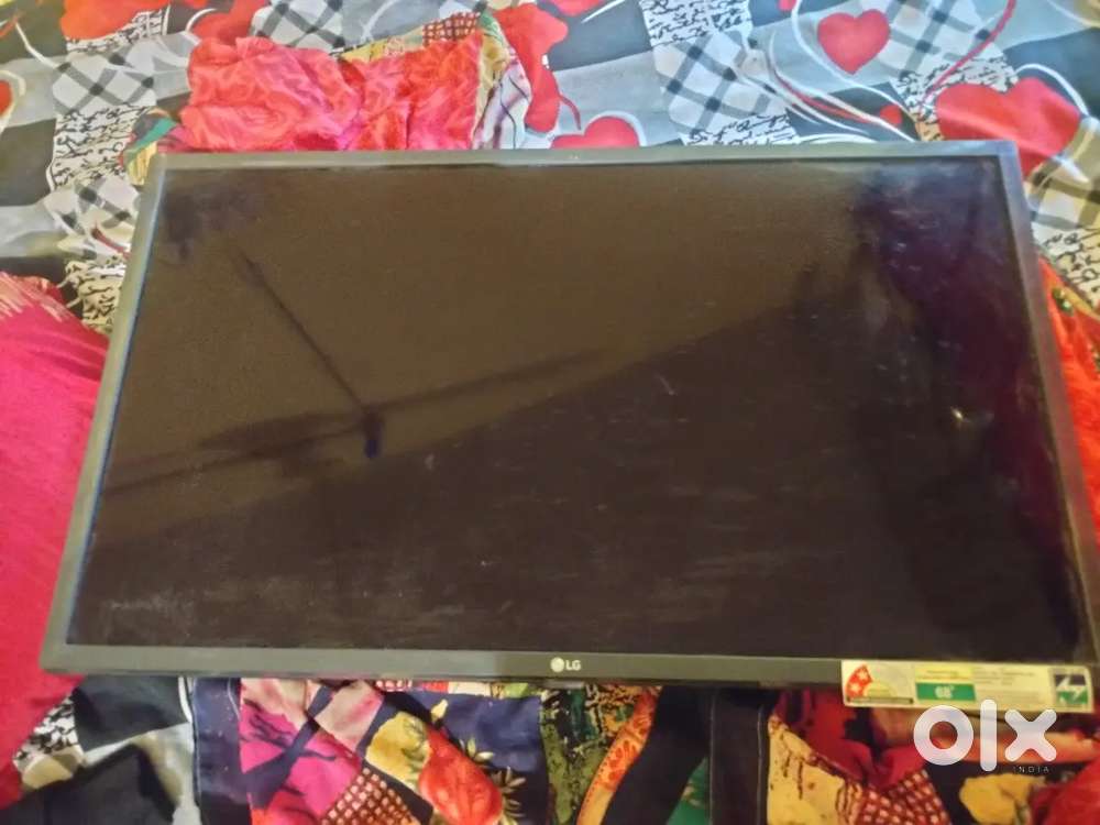 LG smart TV 32 inch using 4 years