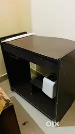 Computer table very good condition