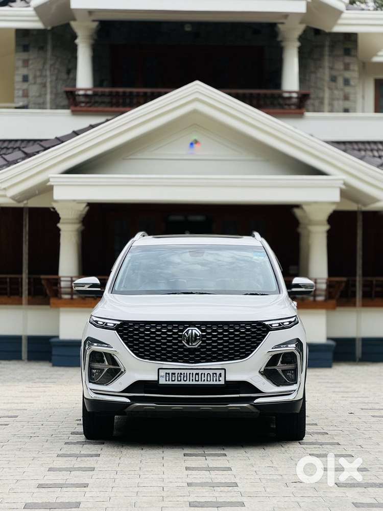 MG Hector Plus 1.5 Hybrid Sharp Turbo 6 STR, 2023, Petrol