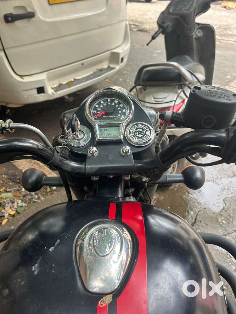 Black colour, Dual ABS , Dual disk , Alloy wheels , tube less tyre