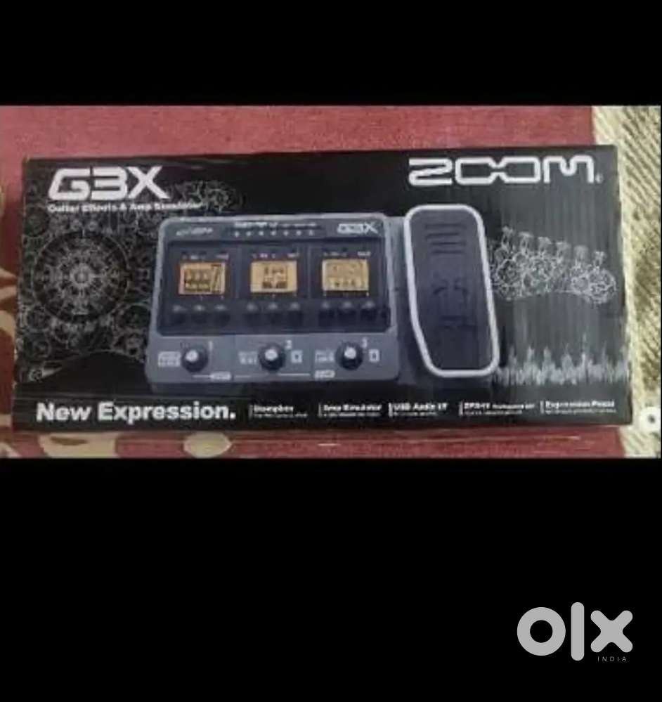 Zoom g3x guitar processor with expression pedal