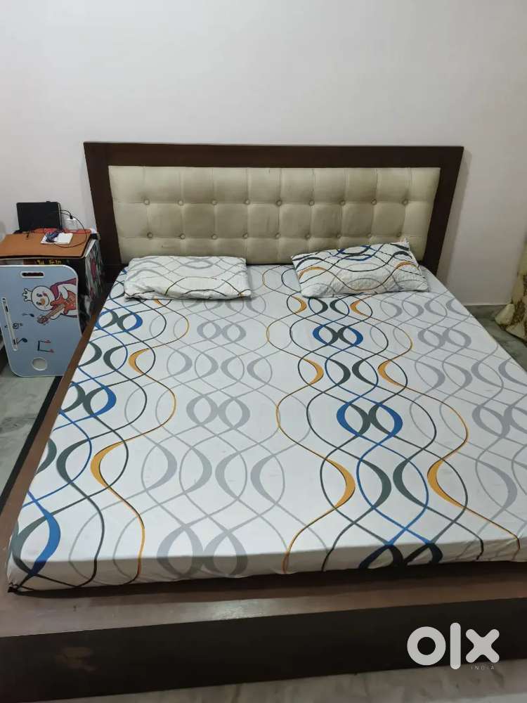 Double bed with Sleepwell matters