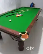 Pool table and snookar table