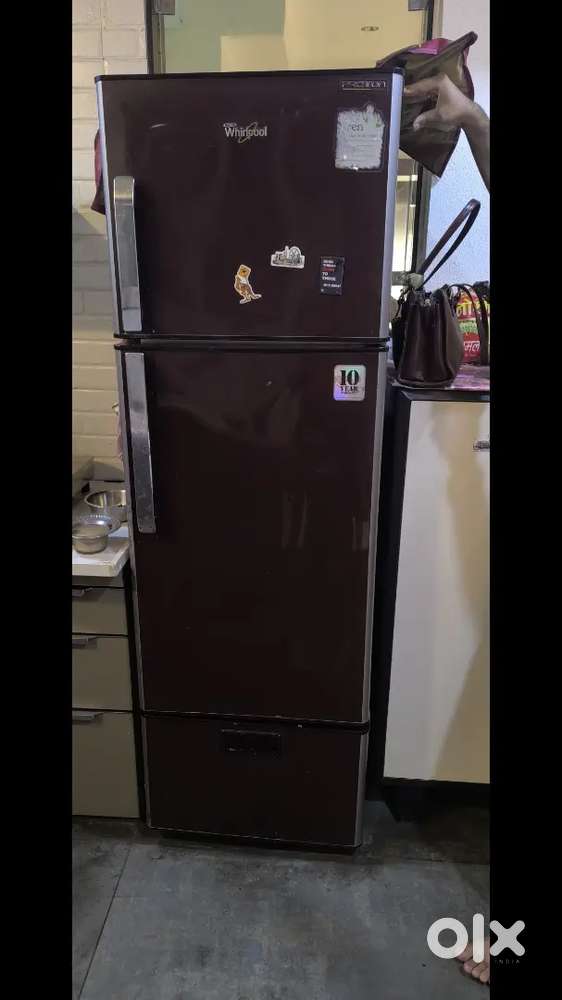330 liters Refrigerator, in very good condition to be cell