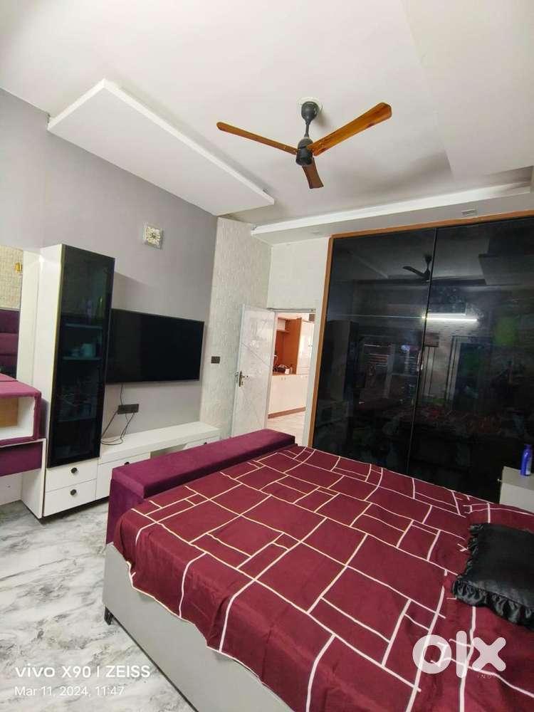 Luxurious 3Bhk Ground Floor Sunny Enclave 125 Corner Flat