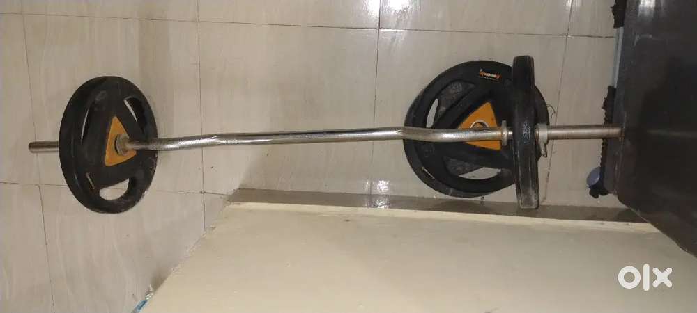 3 kg 2 dumble 6 month old bicep bar 5 kg 4 plate  kore brand