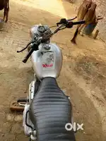 Bullet Electra ek dam mast condition hai all ok hai koi kami nhi hai
