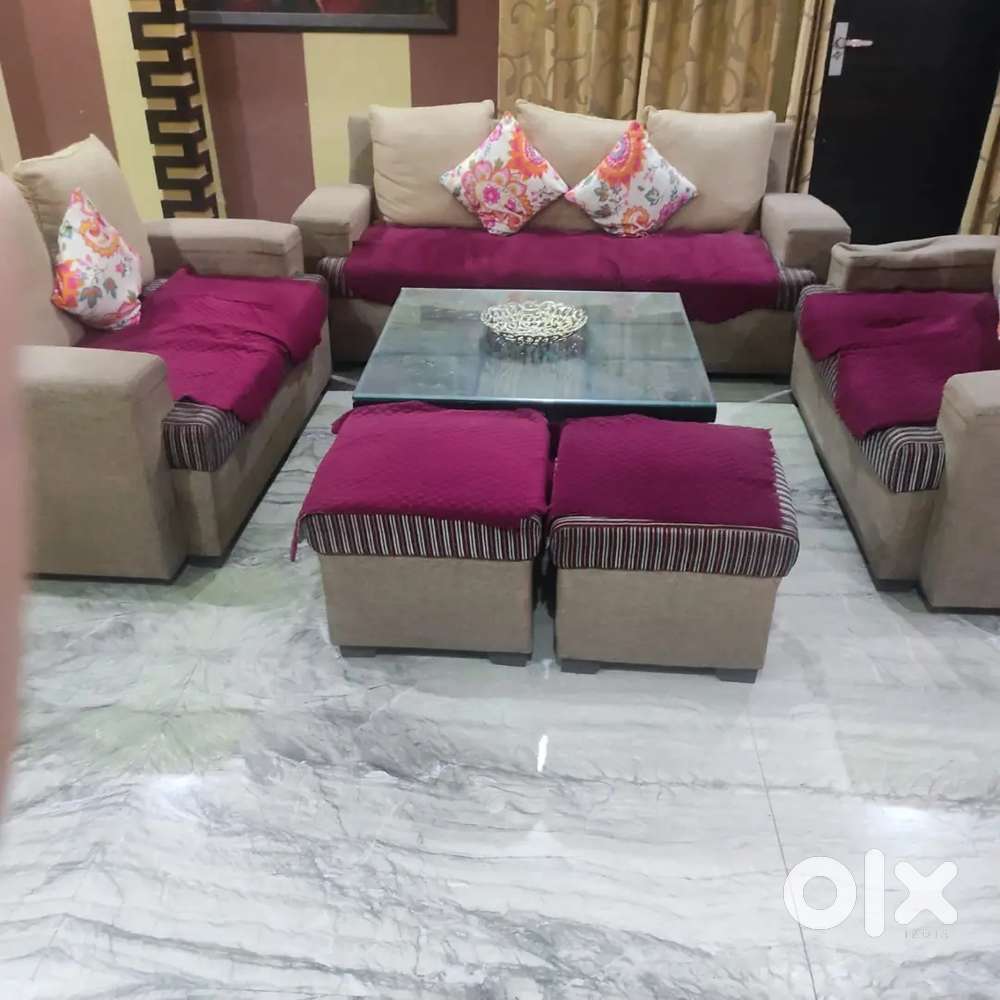 9 seater sofa with center table