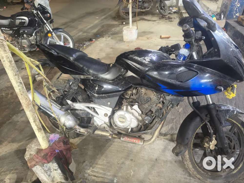 Pulsar 220