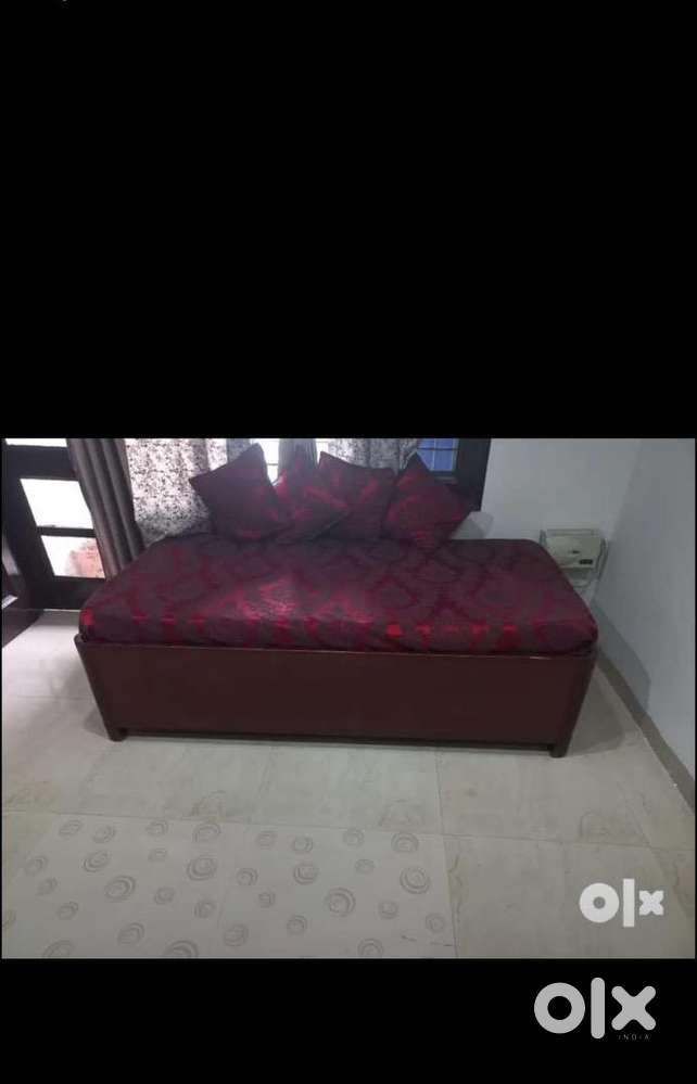 Diwan Bed with Mattress