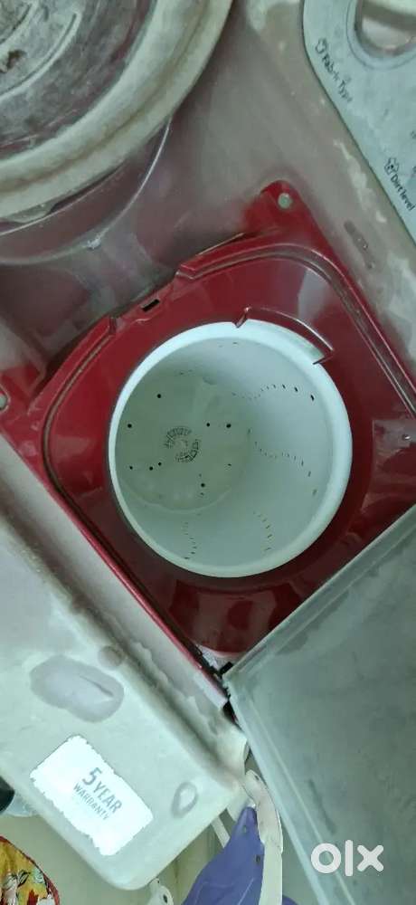 Whirlpool semi automatic washing machine