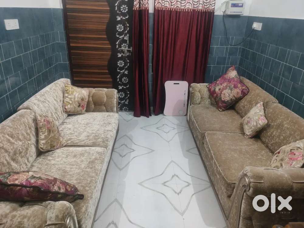Good condition Sofa Set