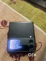 Flip 3 5G with foldable design plus 3,300 mAh battery