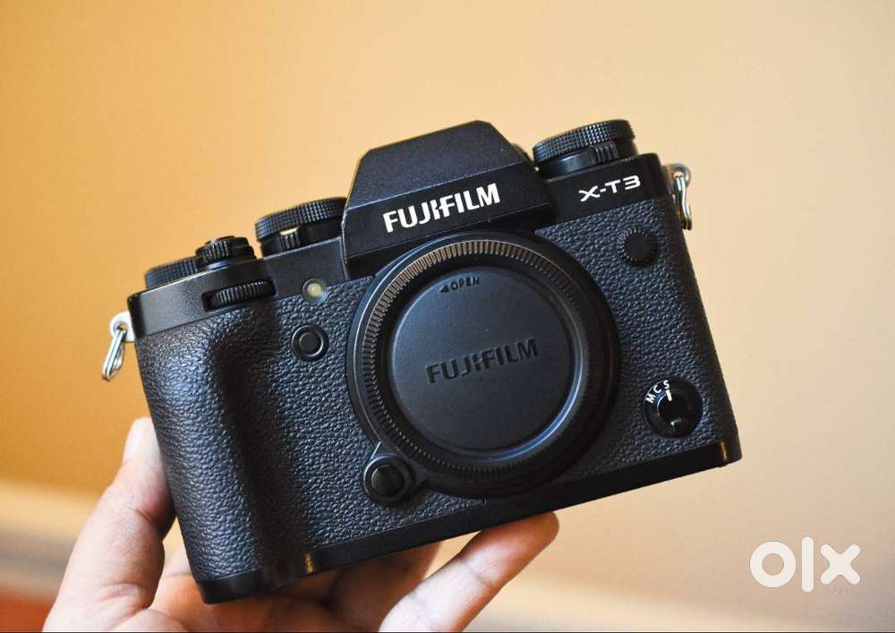 Fujifilm X-T3 with Vertical Grip & Extras!