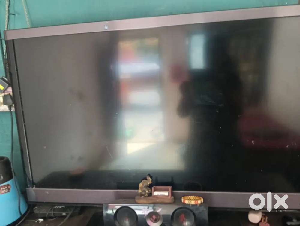 Lg big tv good condition with table