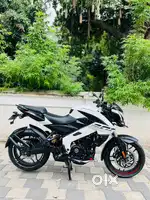 BAJAJ PULSAR NS 200 BSVI