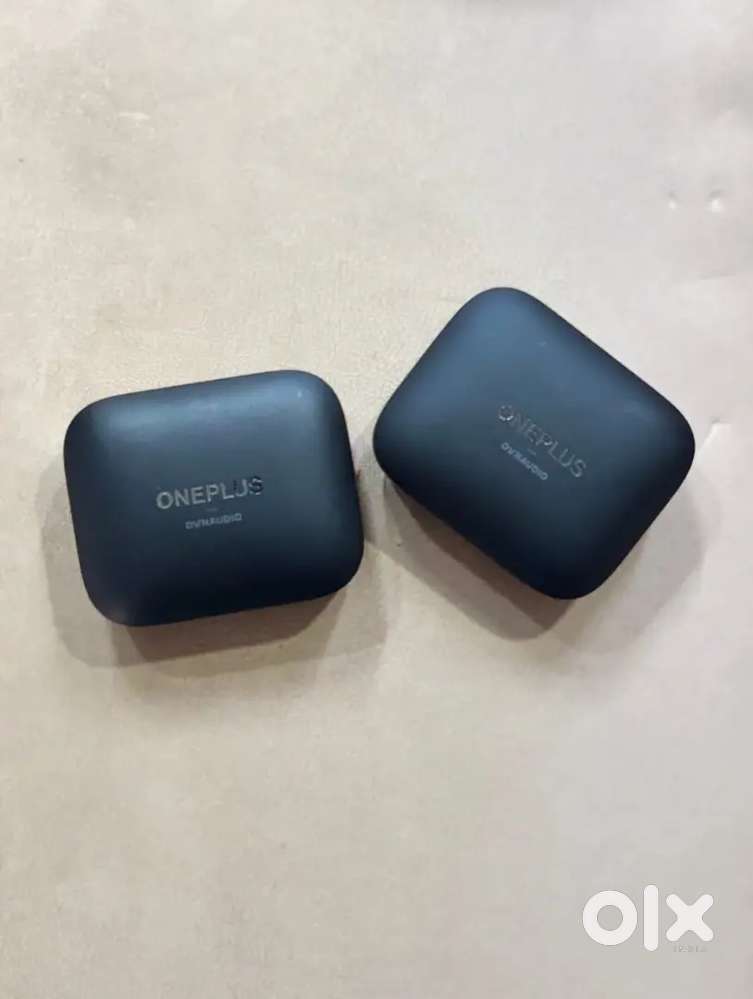 Oneplus buds pro 2 case (2 available)