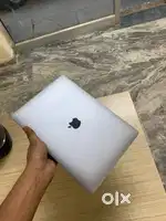 Apple MacBook Pro M2 8gb ram 256gb SSD
