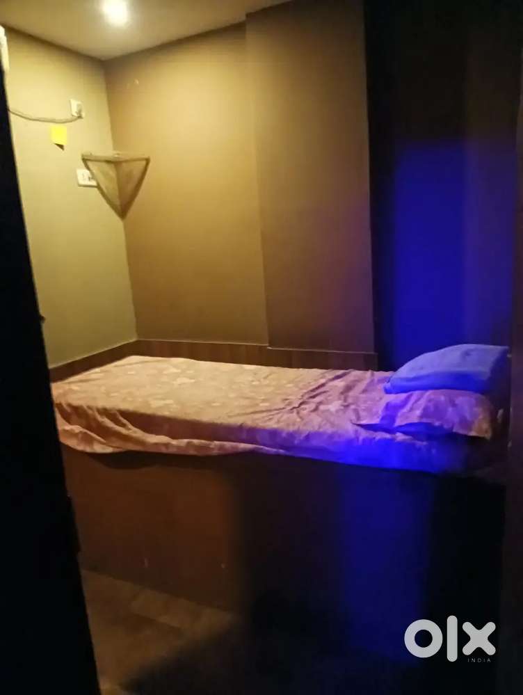 Fully Furnished Ready Spa & saloon available on Rent at Chinar park