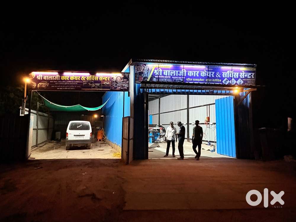 Wheel alignment balancing car mechanic