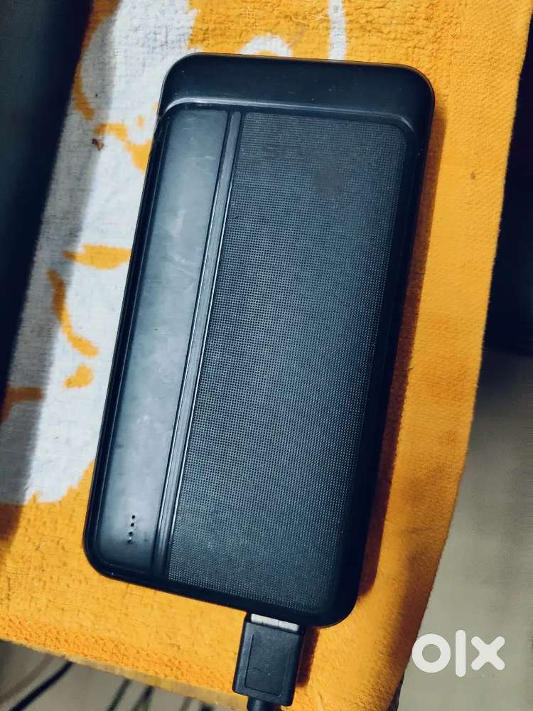 Kratos legend core power bank + Steelbird Riding Gloves