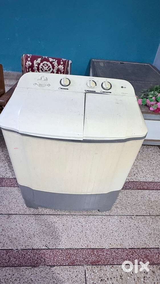 LG semi automatic washing machine