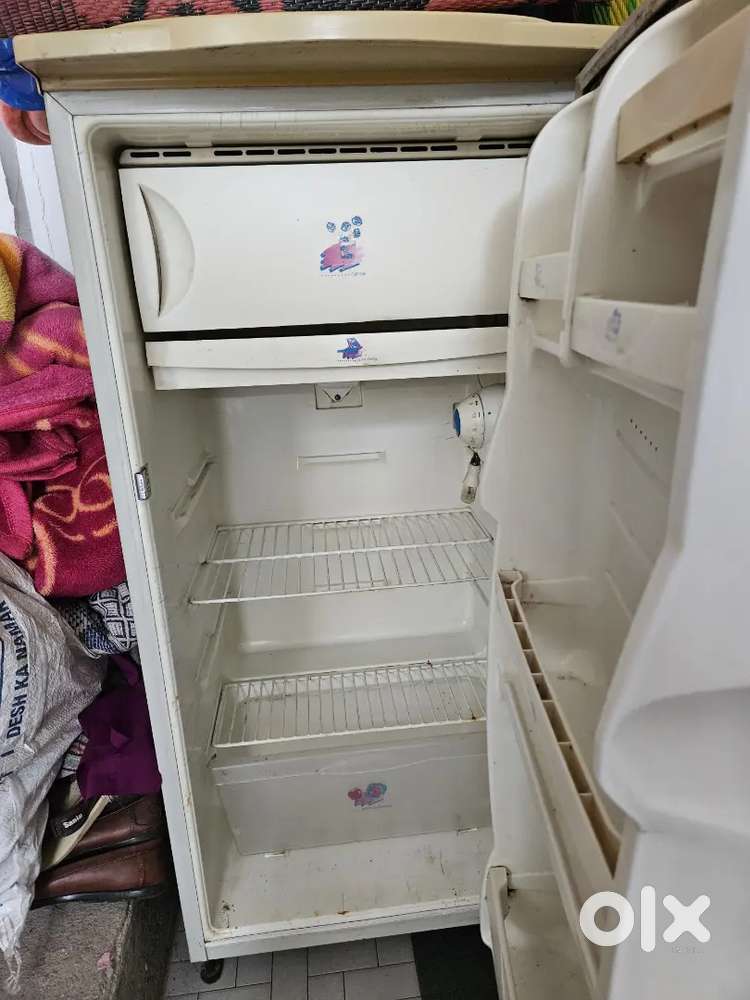 Sale fridge only 2500