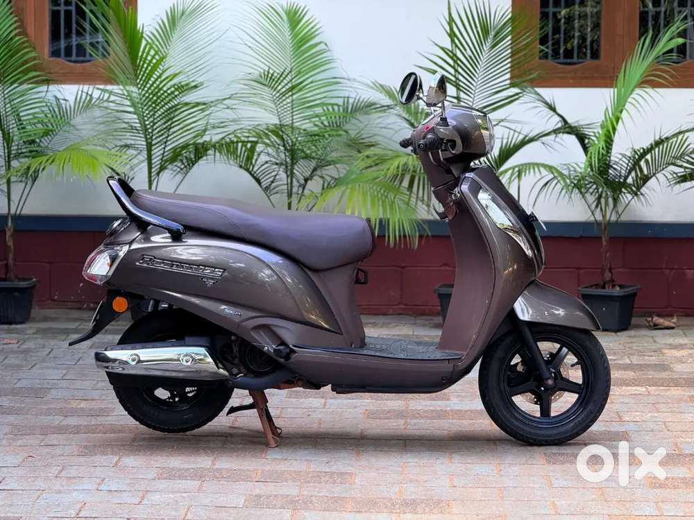 Suzuki access 2024 BT SINGLE OWNER LOW KM. showroom service