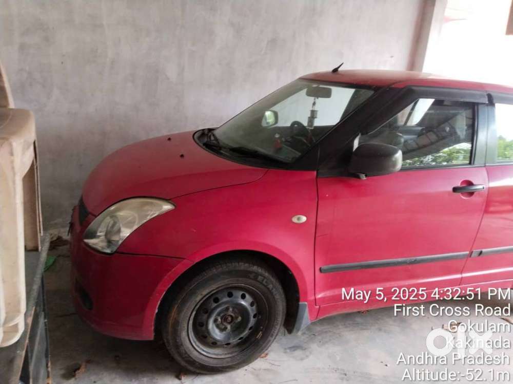 Swift petrol variant red