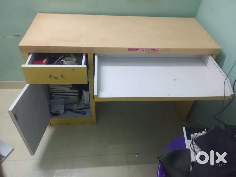 Office table