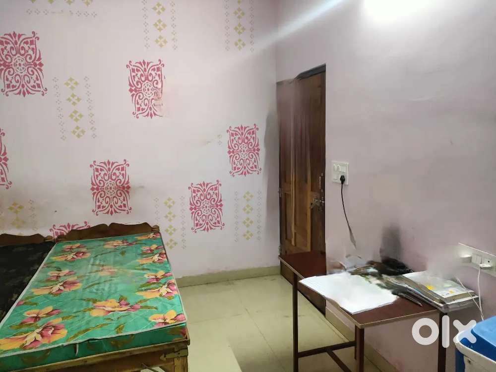 PG for boys available / single / double/ triple sharing room with meal