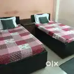 NO BROKERAGE 500+ Classy Boys PGs with meals & amenities in Noida!