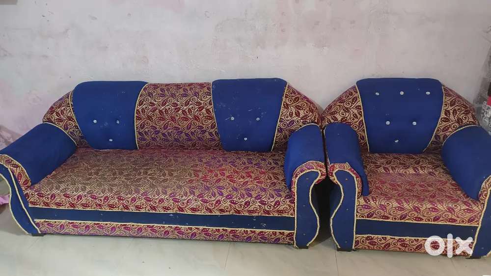 Mint condition Sofa (5 Seater)