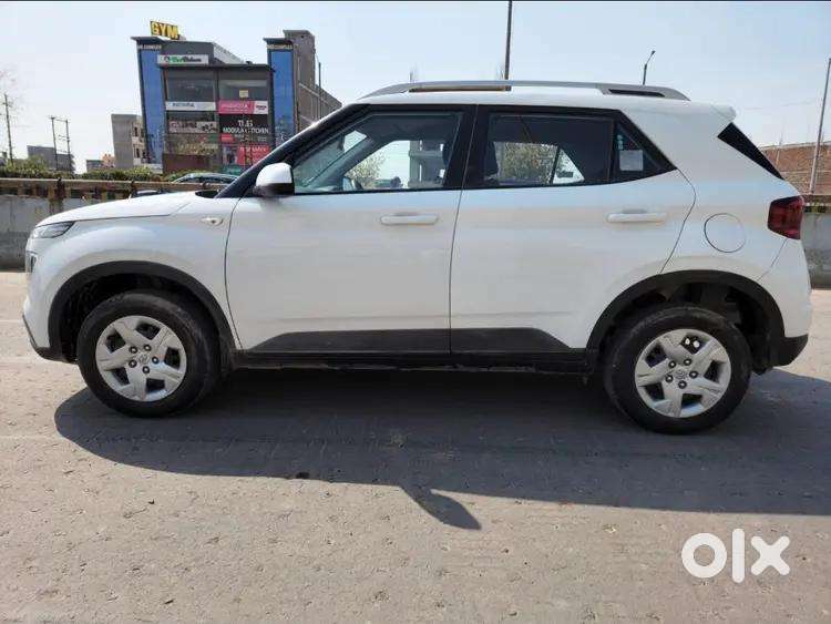 Hyundai Venue S 1.2 Petrol, 2020, Petrol