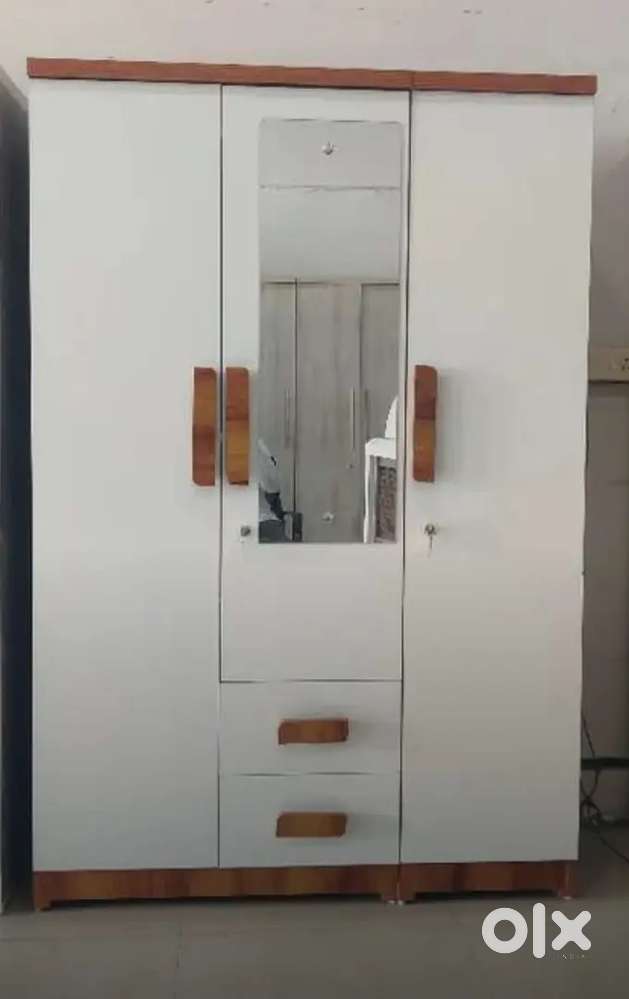 3 DOORS WARDROBE FOR SALE