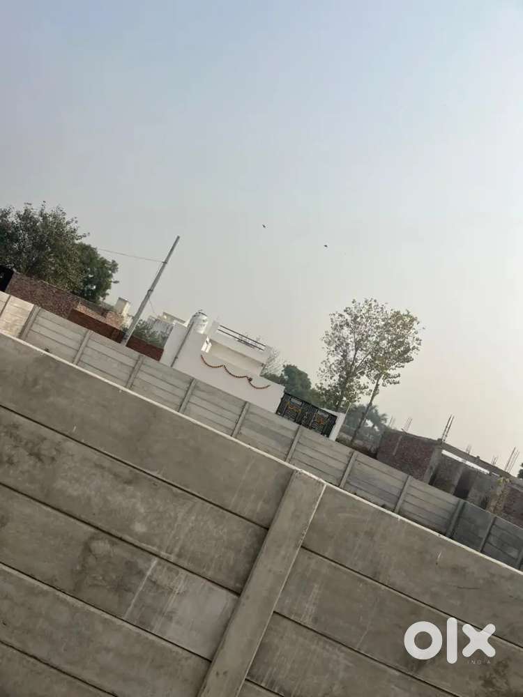 Near Sarai Metro Station