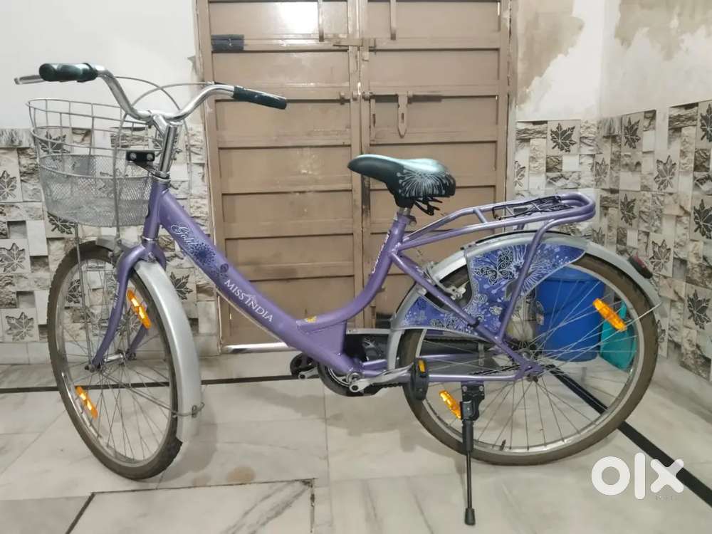 Urgent sale .